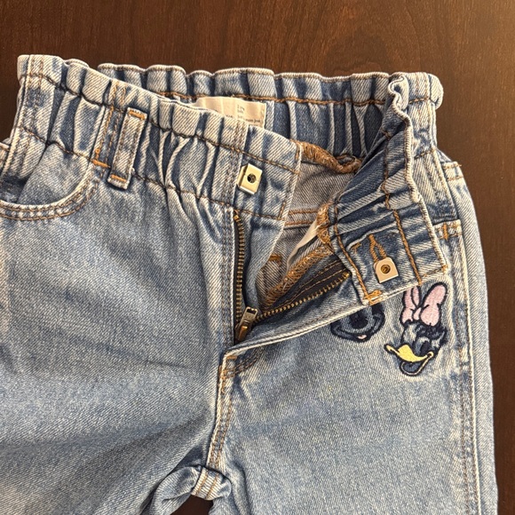 GAP Kids Light Blue Jeans with Fun Embroidery - Picture 6 of 6
